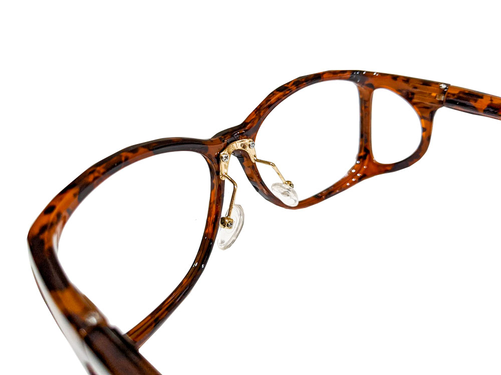 Lead-Glasses_53-Wrap-Tortoise-Nose-piece-closeup.jpg Lead-Glasses_53-Wrap-Tortoise-Nose-piece-closeup.jpg